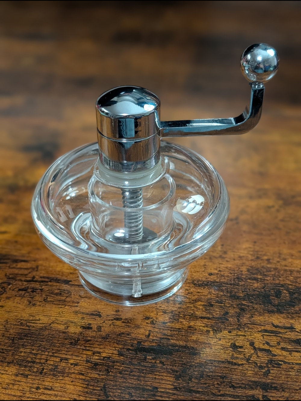 Trudeau Clear Acrylic Nutmeg Grinder Chrome Crank Manual Spice Mill Kitchen Tool